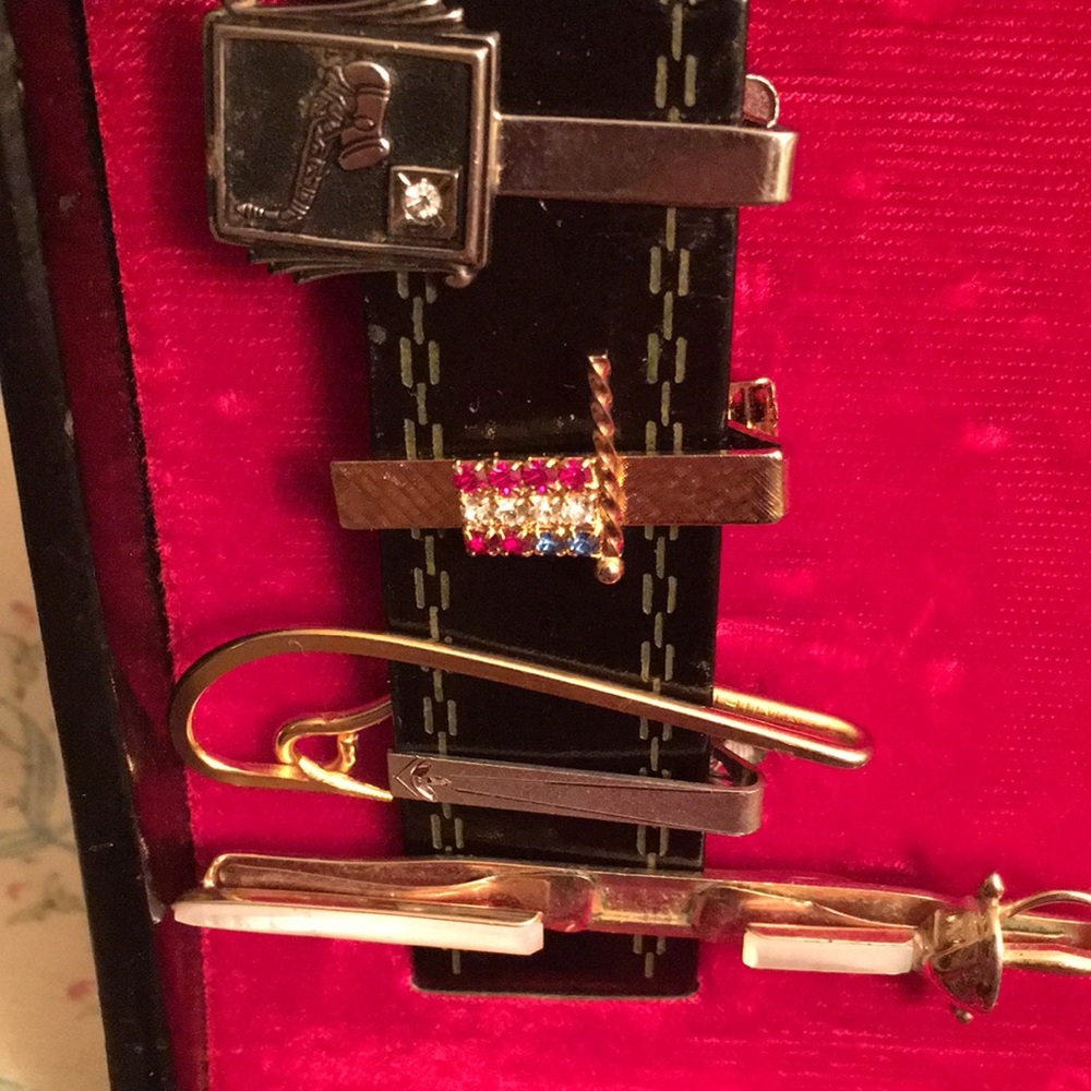 8 tie clips